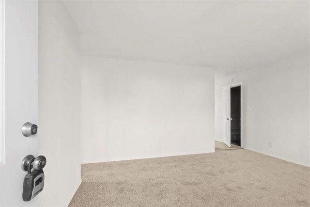 16305 E 16th Street S, Independence, MO 64050