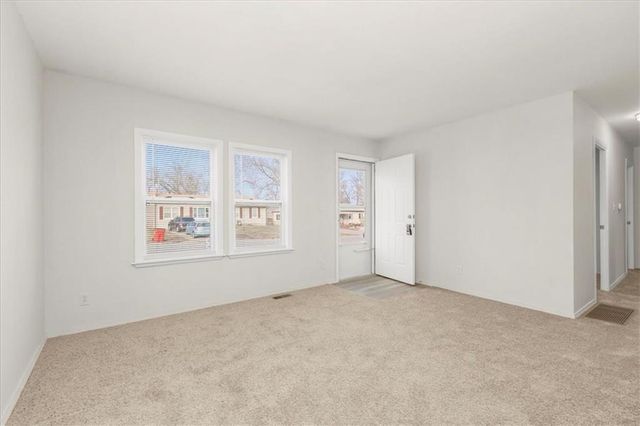 16305 E 16th Street S, Independence, MO 64050