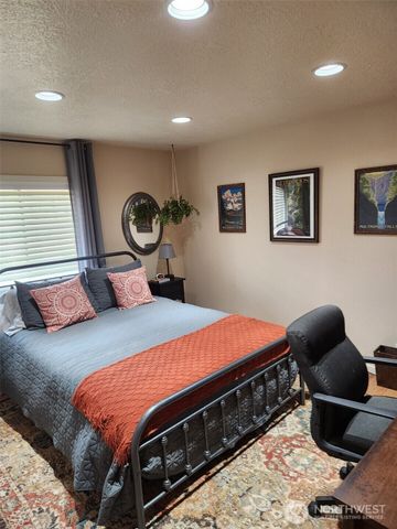 7701 NE 339th Street, La Center, WA 98629