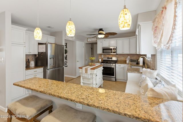 32 Bronia Street, Howell, NJ 07731
