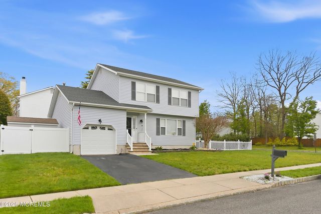 32 Bronia Street, Howell, NJ 07731