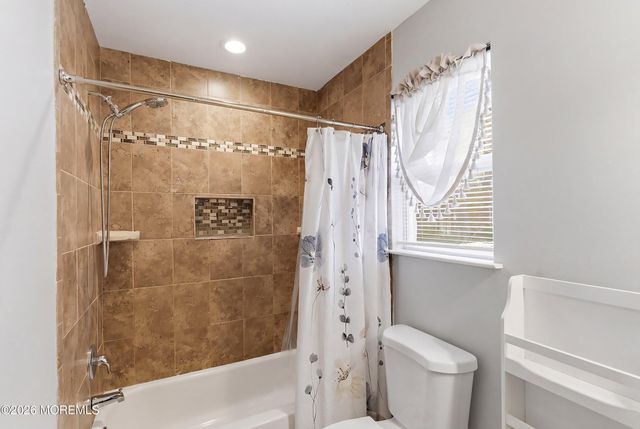 32 Bronia Street, Howell, NJ 07731