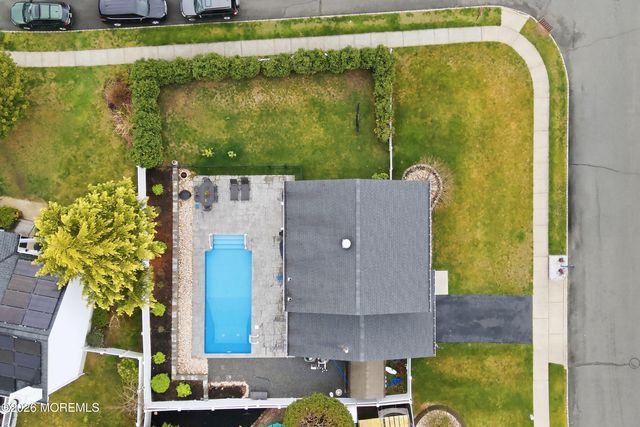 32 Bronia Street, Howell, NJ 07731