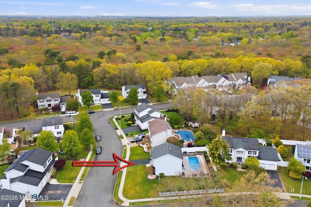 32 Bronia Street, Howell, NJ 07731