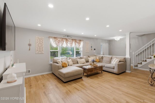 32 Bronia Street, Howell, NJ 07731
