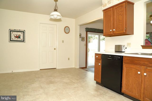 172 STONE QUARRY RD, Leola, PA 17540