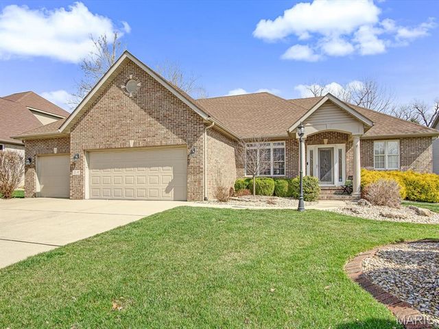 9 Timber Bluff Court, Glen Carbon, IL 62034