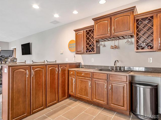 9 Timber Bluff Court, Glen Carbon, IL 62034