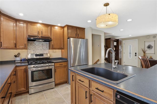 1555 Winterberry Court, Walworth, NY 14568