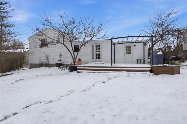 1555 Winterberry Court, Walworth, NY 14568