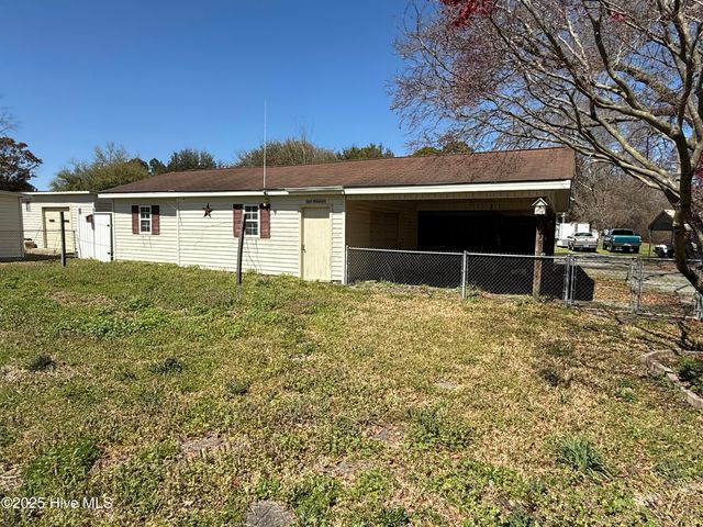 1938 Nc-403, Faison, NC 28341