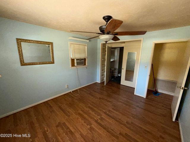1938 Nc-403, Faison, NC 28341