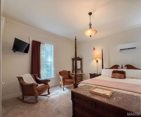 78 N Main Street, Ste Genevieve, MO 63670