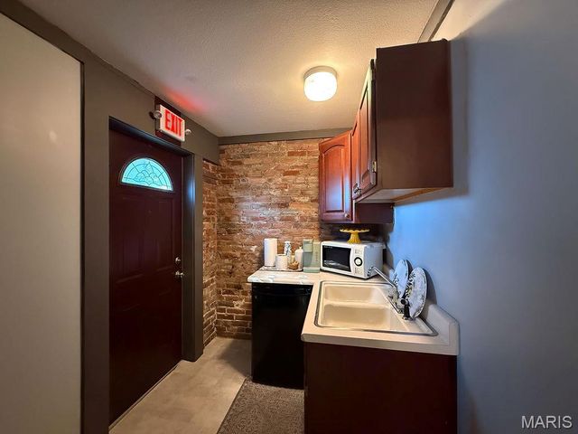 78 N Main Street, Ste Genevieve, MO 63670