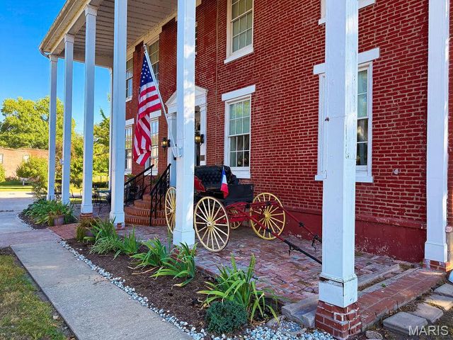 78 N Main Street, Ste Genevieve, MO 63670