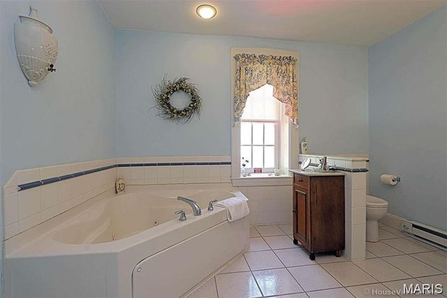 78 N Main Street, Ste Genevieve, MO 63670