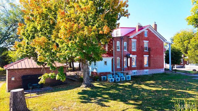 78 N Main Street, Ste Genevieve, MO 63670