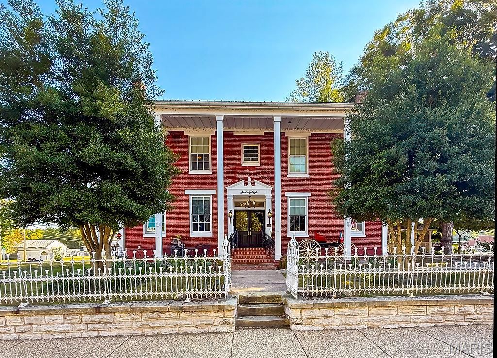 78 N Main Street, Ste Genevieve, MO 63670