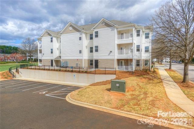 17905 Delmas Drive 203, Cornelius, NC 28031
