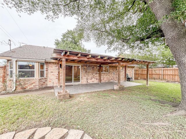 3123 Lazy Spring Drive, Houston, TX 77080