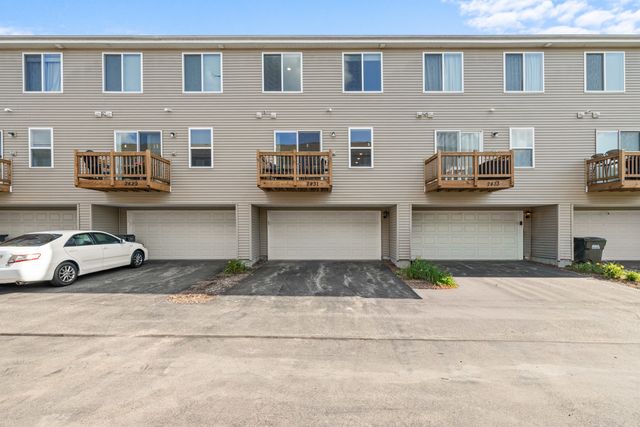 2431 Upland Road, Pingree Grove, IL 60140