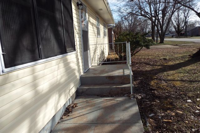 308 N Sunshine Street, Marshfield, MO 65706