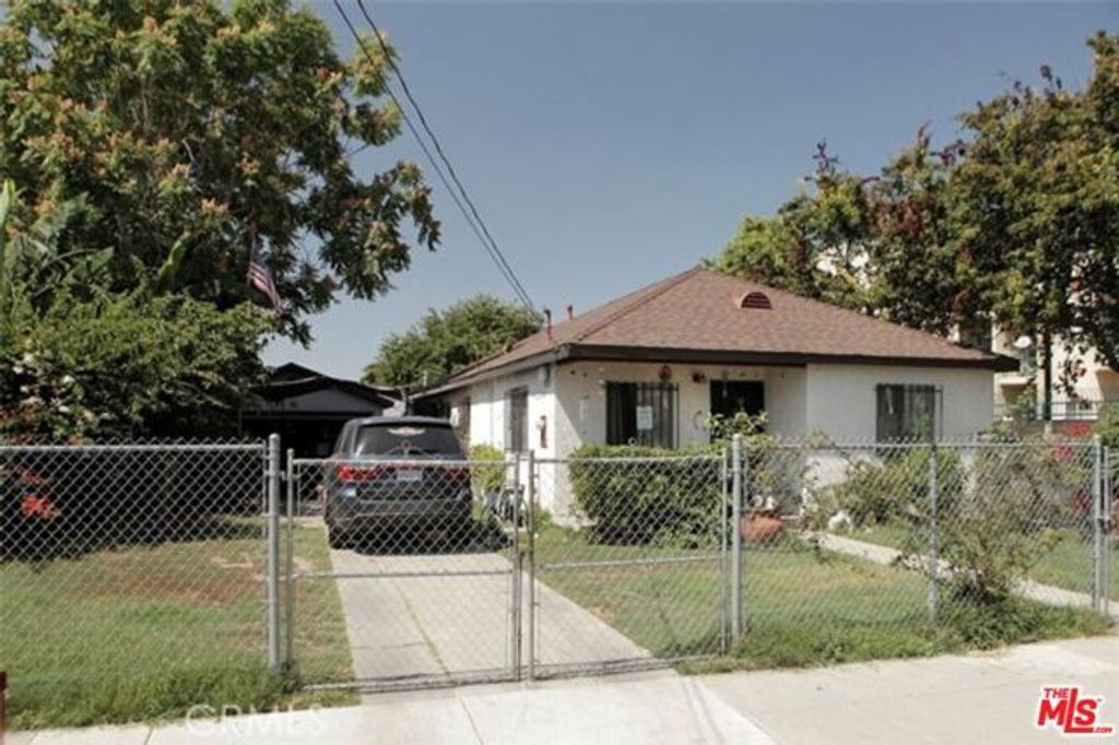 905 N Hickory Avenue, Compton, CA 90220