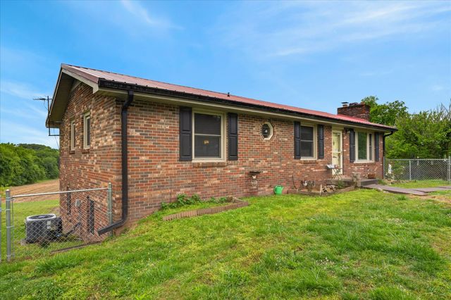 2500 Rawlings Rd, Woodlawn, TN 37191