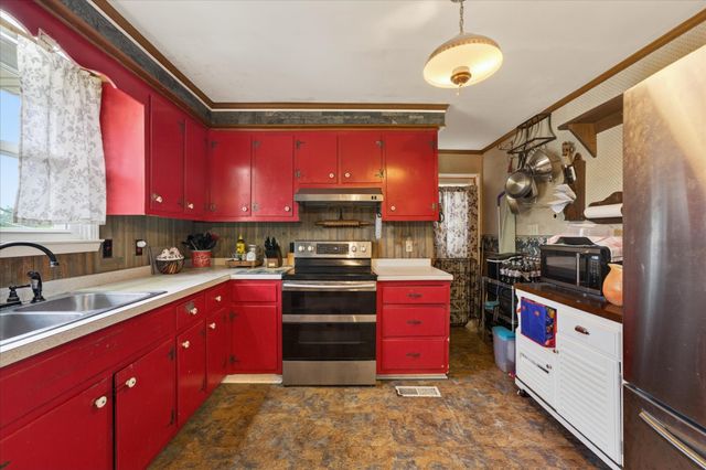 2500 Rawlings Rd, Woodlawn, TN 37191