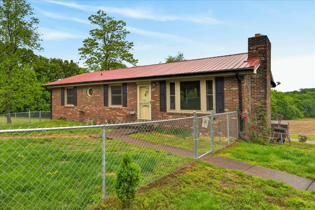 2500 Rawlings Rd, Woodlawn, TN 37191
