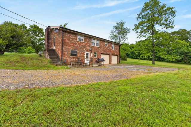 2500 Rawlings Rd, Woodlawn, TN 37191