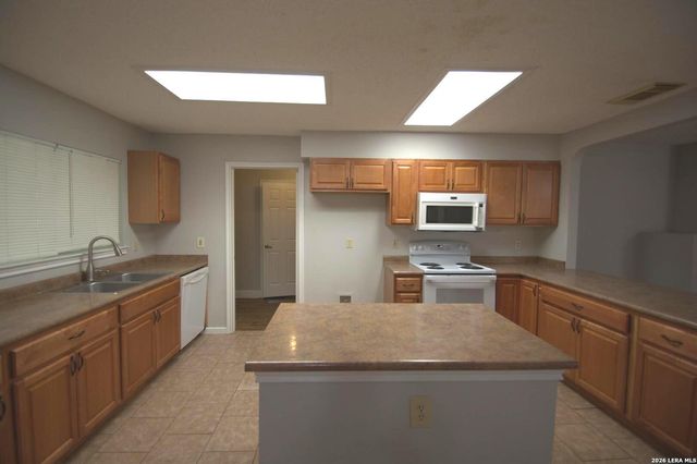 6150 BORDER TRAIL DR, San Antonio, TX 78240