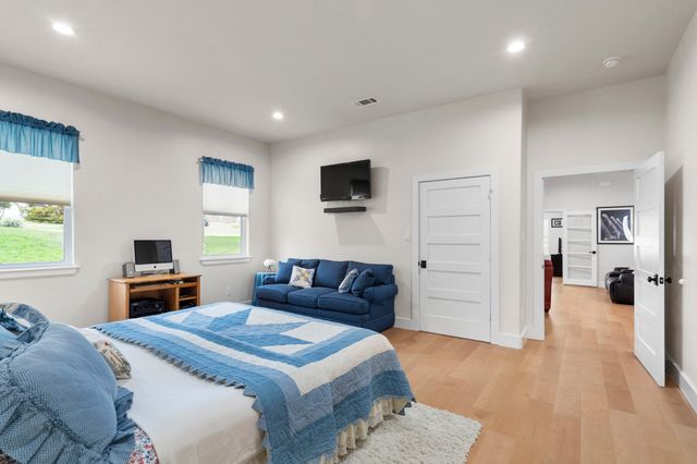 6520 Shoreline Drive, Little Elm, TX 75068