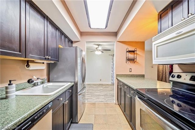 7987 Carriage Circle, Mentor, OH 44060