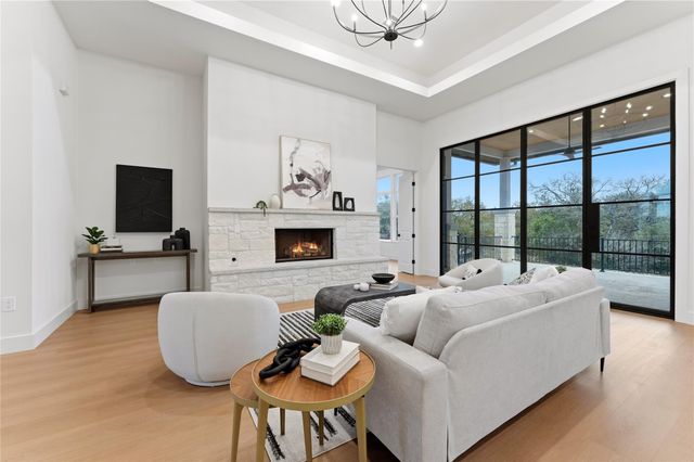 1283 Bunker Ranch BLVD, Dripping Springs, TX 78620