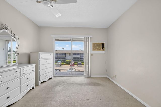 162 Easthampton G, West Palm Beach, FL 33417