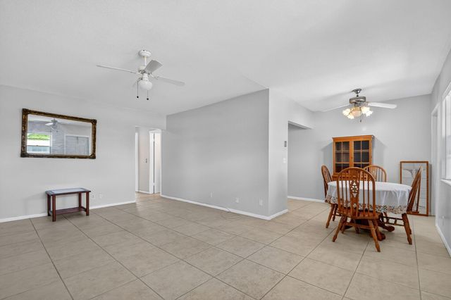 162 Easthampton G, West Palm Beach, FL 33417