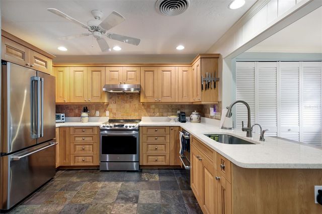 2070 HYDE PARK STREET, Sarasota, FL 34239