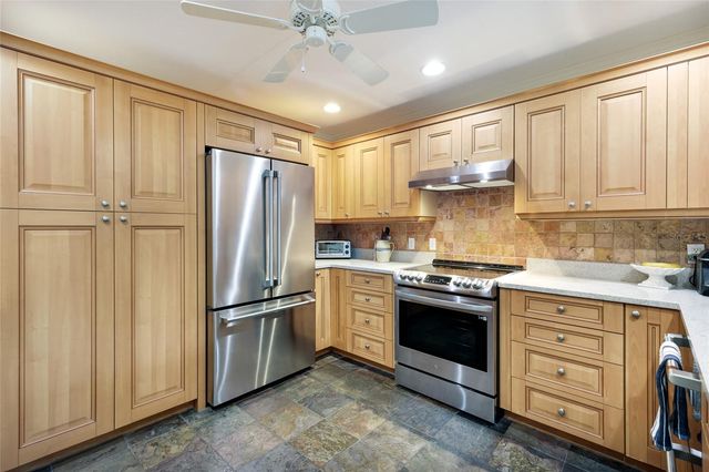 2070 HYDE PARK STREET, Sarasota, FL 34239