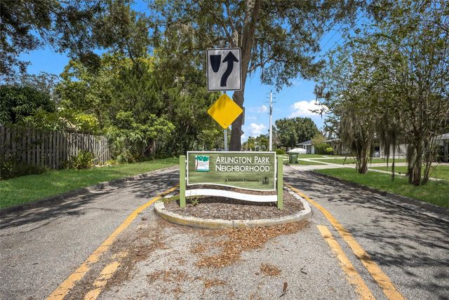 2070 HYDE PARK STREET, Sarasota, FL 34239