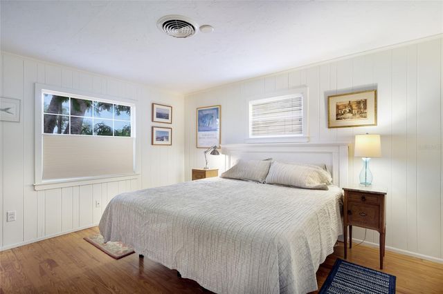 2070 HYDE PARK STREET, Sarasota, FL 34239