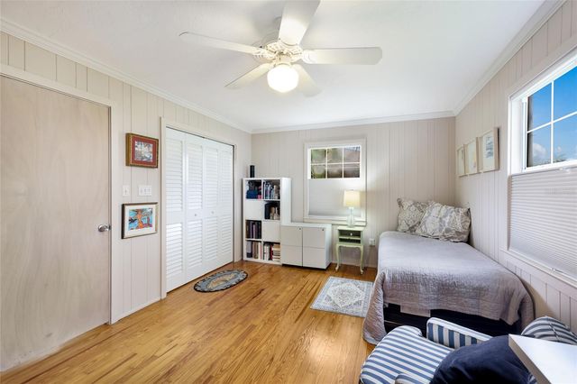 2070 HYDE PARK STREET, Sarasota, FL 34239