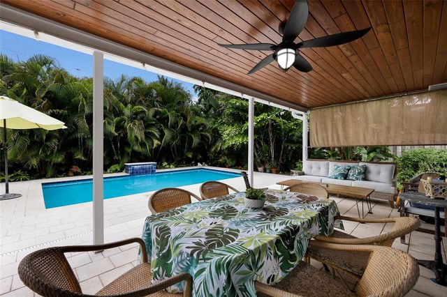 2070 HYDE PARK STREET, Sarasota, FL 34239