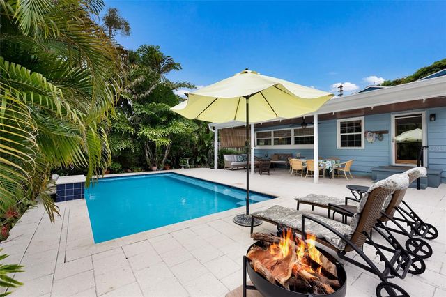 2070 HYDE PARK STREET, Sarasota, FL 34239