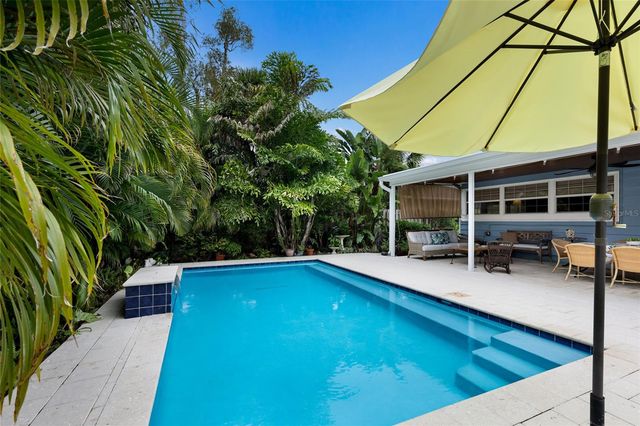 2070 HYDE PARK STREET, Sarasota, FL 34239