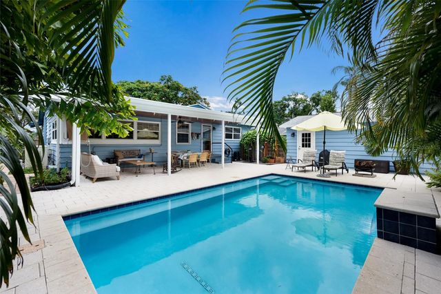 2070 HYDE PARK STREET, Sarasota, FL 34239