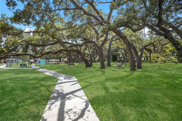 2070 HYDE PARK STREET, Sarasota, FL 34239