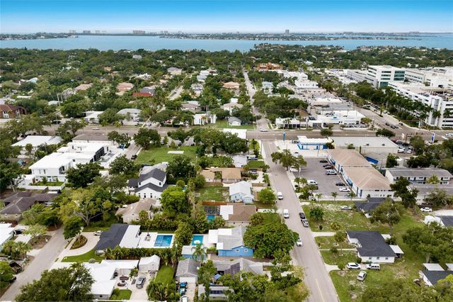 2070 HYDE PARK STREET, Sarasota, FL 34239
