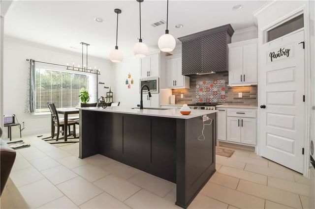 1431 Sessile Oak Way, Bentonville, AR 72713