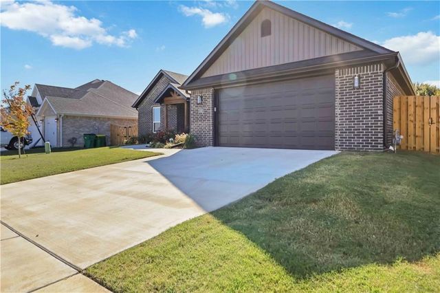 1431 Sessile Oak Way, Bentonville, AR 72713